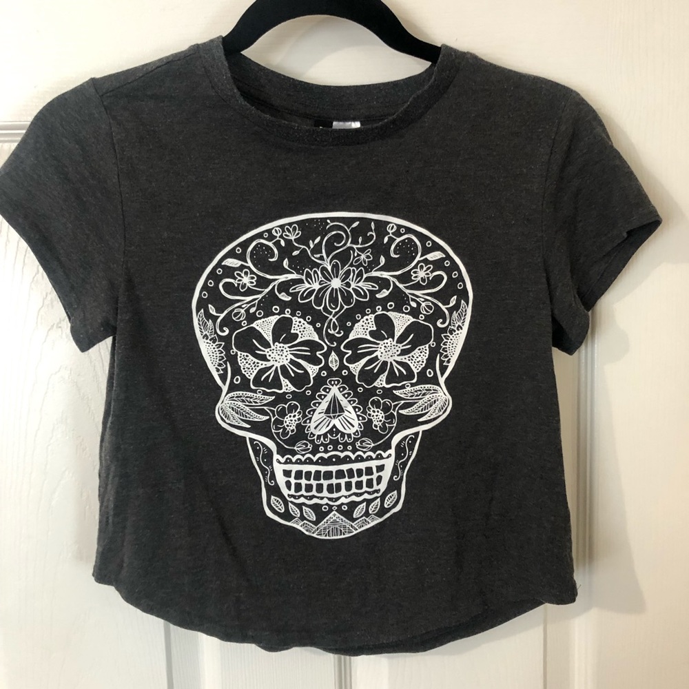 Grey and white crop top with skull